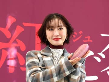 俳優・松本まりかさん、千葉のサツマイモに「こんなにねっとり」と驚き　イオンモール幕張でPRイベント