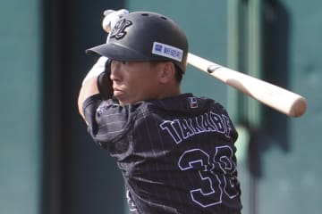 復活期す元盗塁王が3安打　期待の4年目右腕ら5投手で完封…ロッテが楽天に完勝