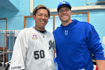 「ロッテさんありがとう!!」　粋な投稿に西武ファン感謝、沖縄で実現した元西武2ショットが話題