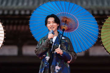 山崎賢人「呪術を使えるようになりたい」京都・仁和寺での壮大な撮影を振り返る
