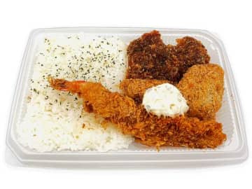 アジフライ、海老フライ、チキンカツの揚げ物3種と白ごはん! セブン‐イレブンが「ミックスフライ弁当(アジ・海老・チキン)」を発売
