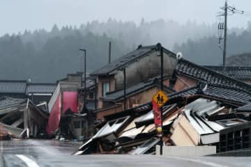 災害から命を守るために憲法改正が必要だ|和田政宗 私は、東日本大震災の津波で救えなかった命への後悔から、その後、大学院で津波避難についての修士論文をまとめた。国会議員に立候補したのも震災復興を成し遂げるという意志からであった。だが、災害などの緊急時に対応できる憲法に現行憲法はなっていない――。