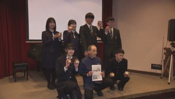         金山町産の落花生を使用　高校生がロールケーキ開発　試食した人「ピーナッツのつぶつぶ感が楽しい」　新庄市内の洋菓子店で販売へ      