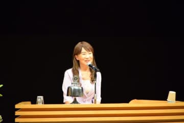 平和な社会実現呼びかけ　木更津でアグネスさん講演　「将来を担う子どもや地球の未来について考え、話題にして」