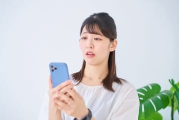 グループの“ボスザル”に突然「LINE外し」をされた女性、この後さらに悲しかったことは…