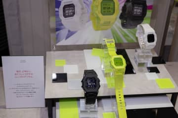 G-SHOCK、縦長コンパクトの新型「GD-B500」