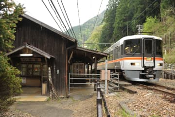         「飯田線秘境駅号」が5月に運行　JR飯田線の秘境駅やS字鉄橋を巡る      