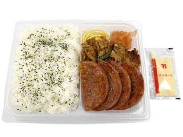 厚切りソーセージステーキと牛焼肉が入った959kcalのボリューミーなお弁当! セブン‐イレブンが「まんぷくソーセージステーキ＆牛焼肉弁当」を本日26日(火)発売