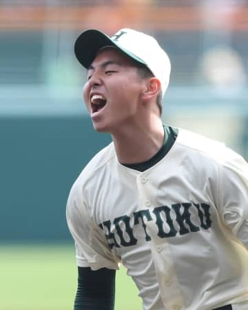 センバツ決勝は報徳学園VS健大高崎に決定　報徳は間木－今朝丸の継投で粘る中央学院を振り切る