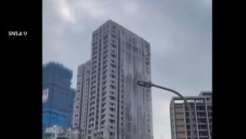 沖縄で津波警報 観光客も避難　台湾ではビルが崩壊し屋上から滝のような水も 新婚旅行の日本人が語った「恐怖」