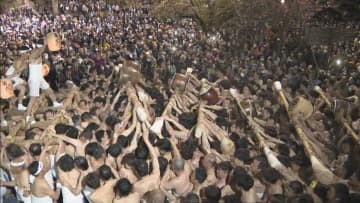 岐阜県飛騨市の古川祭　「起し太鼓」行われる