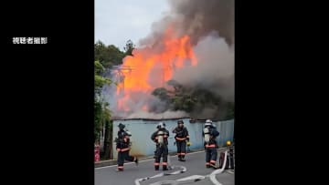 「建物2階から火が…」7人暮らす住宅が炎と大量の煙に包まれる　消防車両など9台出動で消火活動続く　千葉・流山