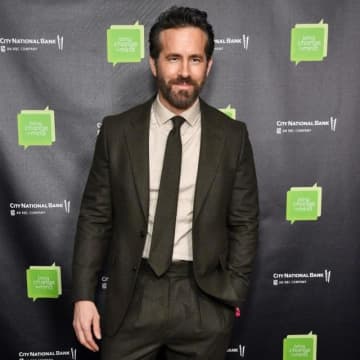 米人気俳優が大親友の交友関係に嫉妬!?「彼は嫉妬深い」「僕は小さな操り肉人形」