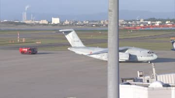 空自輸送機が新潟空港に緊急着陸　操縦席の窓の一部が開くトラブル発生　けが人や落下物なし…原因について調査中