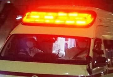 単独事故か2人死傷　君津の県道　道路脇の樹木に衝突