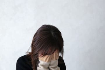 「あの言葉だけは死ぬまで忘れない」中学時代、美人で成績優秀な友達ができた女性　それなのに母親が信じられないことを言ってきて……
