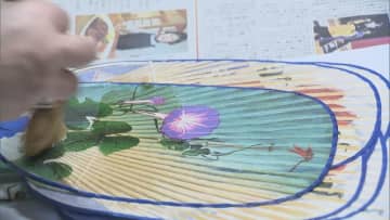 水のような透明感が特徴　「水うちわ」作り最盛期　長良川鵜飼のお土産として人気　岐阜市