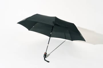 土屋鞄 objcts.io、ドイツ「Knirps」コラボの折りたたみ傘