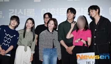 【PHOTO】カン・ドンウォン＆イ・ムセンら、映画「設計者」舞台挨拶に出席…人気キャラクターペ...