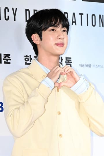 BTS・JINの「ハグ会」で露わになったHYBEの“商魂”…韓国アルバム、前年比50％増となったカラクリ