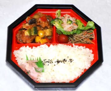 「野菜たっぷり＆減塩」弁当　富津市がスーパーと連携　15日まで限定販売