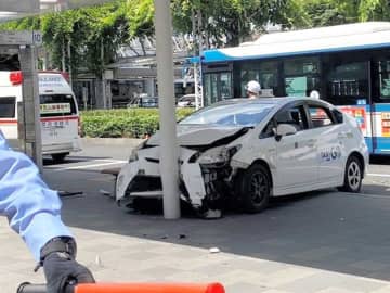【速報】JR千葉駅前、タクシーが歩道に突っ込む　歩行者2人巻き込まれ搬送
