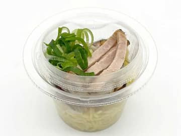 ちょっとだけ食べたいときに嬉しい、税込270円の冷たいラーメン! セブン‐イレブンが食べきりサイズの「冷し醤油ラーメン」を発売