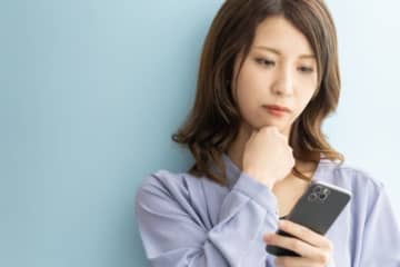 「もちろん結婚式は欠席。絶縁しました」いきなり結婚報告をしてきた友人のLINEがウザすぎた