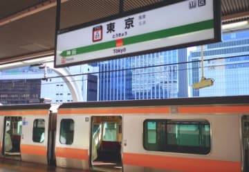 朝まで酒を飲み東京駅から中央線始発に→ 目が覚めたら12時、再び東京駅にいた男性