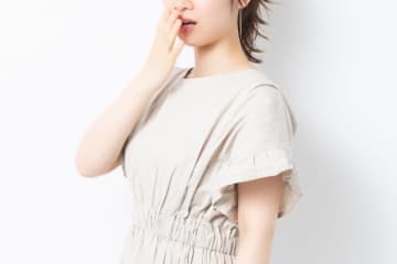 「ブランドバッグは危ない。持ってくるな」と言った友人が全身シャネルで登場　海外旅行で絶縁した女性