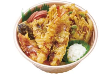 お店で揚げた海老、いか、スケソウダラ、かに風味かまぼこなど天ぷら7種で878kcalのボリューム満点の天丼に、粗めの大根おろしも付いて税込650円! ほっかほっか亭が夏季限定「海鮮おろし天丼」を本日1日(月)発売