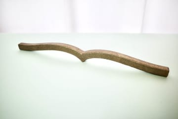 【文具知新】コクヨ「本に寄り添う文鎮」はどうやって生まれたのか