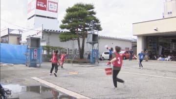 バケツで消火活動訓練　市民１９０人が参加　岐阜・高山消防署