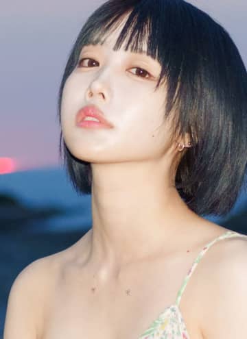 あのちゃんの5年ぶり写真集「あの在処」が発売決定! 佐渡島の自然の中で衣装全19着で見せる表情・姿を収めた1冊～「5年前、小鳥さんとの撮影で花火をした。それも写真集。あれから5年が経ち、最後、花火をした。」