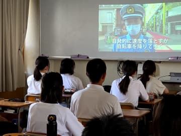 舞台は柳ヶ瀬商店街！地元高校の放送部、“自主制作動画”で自転車の安全運転を呼びかける