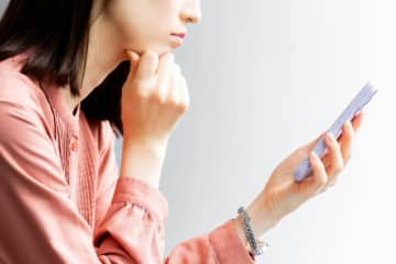 友人に誘われて同じ会社に入社 → その友人が予告もなく退社、納得がいかずにLINEブロックした女性