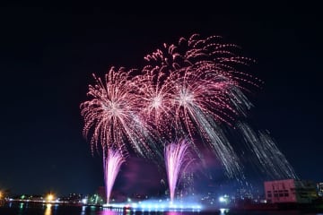 「ふなばし市民まつり」の花火大会中止　昨年、燃えかすでボート焦がす被害　別の場所検討も調整時間確保できず