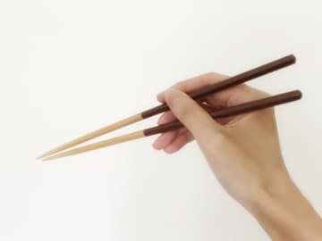 「箸が使えない人」に異様に厳しい40代女性　結婚相手も箸が苦手な男性だったが……