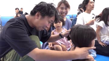 娘のヘアアレンジにパパたちが悪戦苦闘！　パパのための「こどものヘアアレンジ＆浴衣の着付け」セミナー　定員超えの人気で3回目の開催　愛知・岡崎市