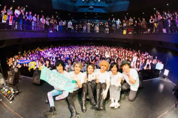 【ライヴレポート】Waive × LM.C、＜浅草コンプレックスルート Day1＞で22年ぶり共演「悔いを残すなよ！ 納得のいく人生を！」