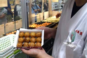 豚まん、たこ焼き、きな粉パフェ…　東武百貨店船橋店で「粉博」開催　粉ものグルメ一同に　23日まで