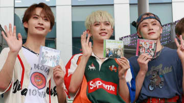 JO1・INI の後輩グループDXTEEN イベントライブで熱唱 メンバー6人が今後“成長していきたいこと”を語る