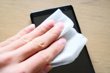 潔癖症の帰宅時ルーティン「服を全て脱いで、すぐにお風呂」「スマホや財布を除菌シートで拭く」