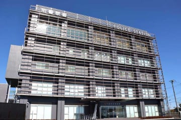 「川の中に人のようなものが浮いている」　虚偽通報で業務妨害、容疑で少年を逮捕　旭署