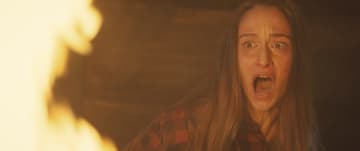 衝撃的な冒頭映像解禁！「トラウマが人々を狂わせる」現代の“魔女狩り”フォークホラー『ナイトサイ...