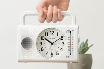 リズム、普段使いにも便利な機能を搭載した防災クロック