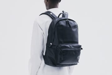 エース、レザーの多機能デイパック「UNTRACK CITY LTD LEATHER」