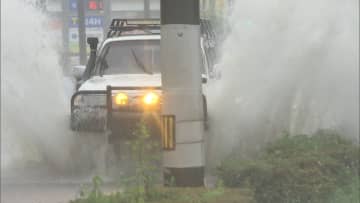 今夜にも台風5号に発達か？お盆休みに日本列島を台風直撃の可能性も…きょうも各地でゲリラ雷雨
