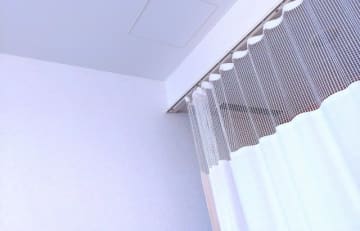 幽霊？入院中、深夜の病室に現れた謎の女の子　カーテンの隙間からこちらを見ていて「足音が全くしなかった」