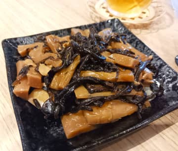 竹林整備からの商品開発！　ご飯に合う「竹切物語ラー油きくらげ」発売中（房の駅全店舗）